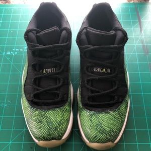 Snakeskin 11’s low